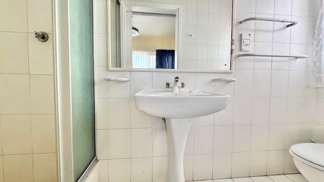 5 Bedroom Property for Sale in Uvongo KwaZulu-Natal