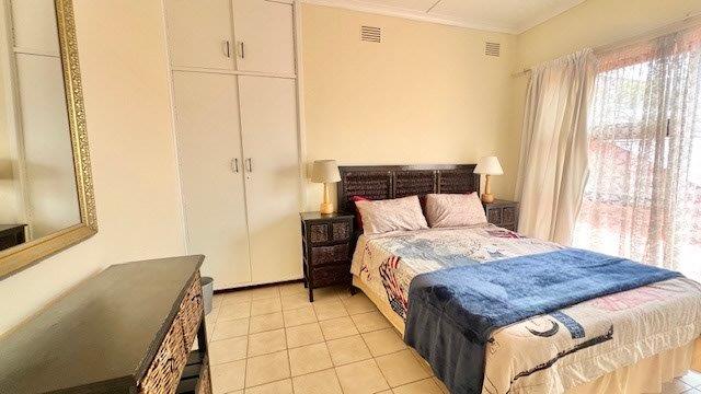 5 Bedroom Property for Sale in Uvongo KwaZulu-Natal