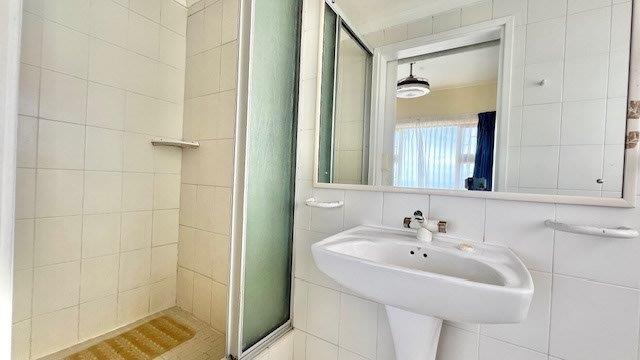 5 Bedroom Property for Sale in Uvongo KwaZulu-Natal