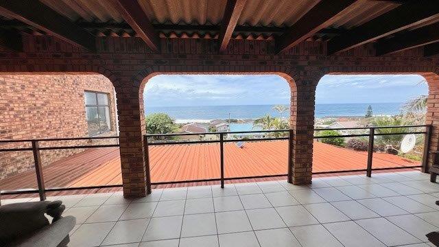 5 Bedroom Property for Sale in Uvongo KwaZulu-Natal