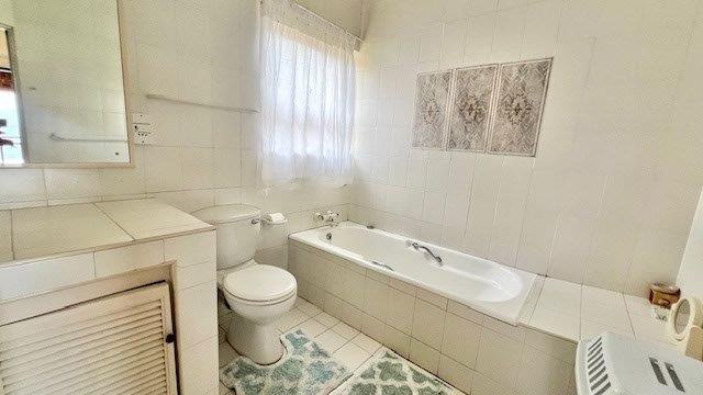5 Bedroom Property for Sale in Uvongo KwaZulu-Natal