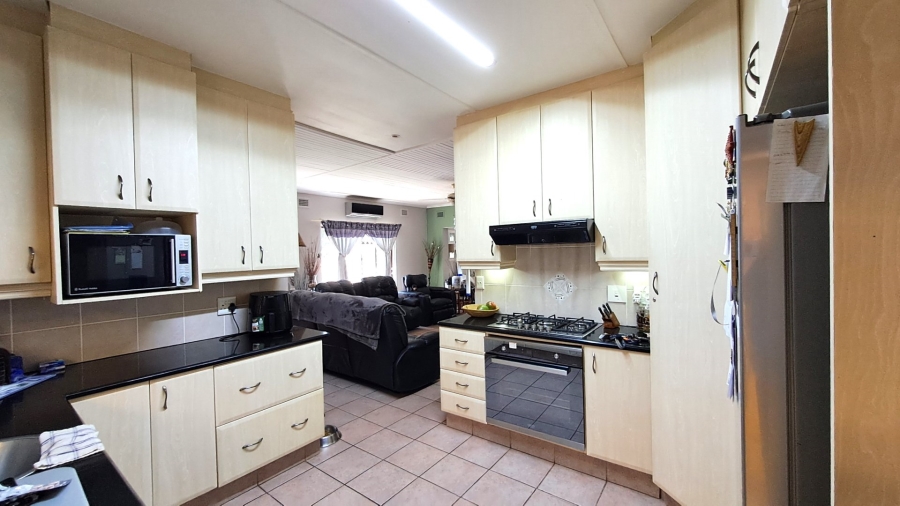 4 Bedroom Property for Sale in Glenmore KwaZulu-Natal