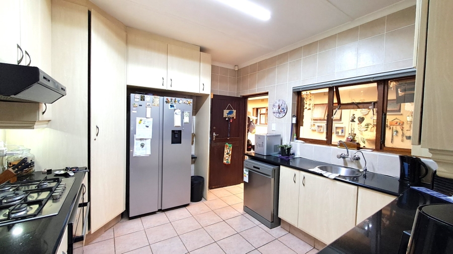 4 Bedroom Property for Sale in Glenmore KwaZulu-Natal