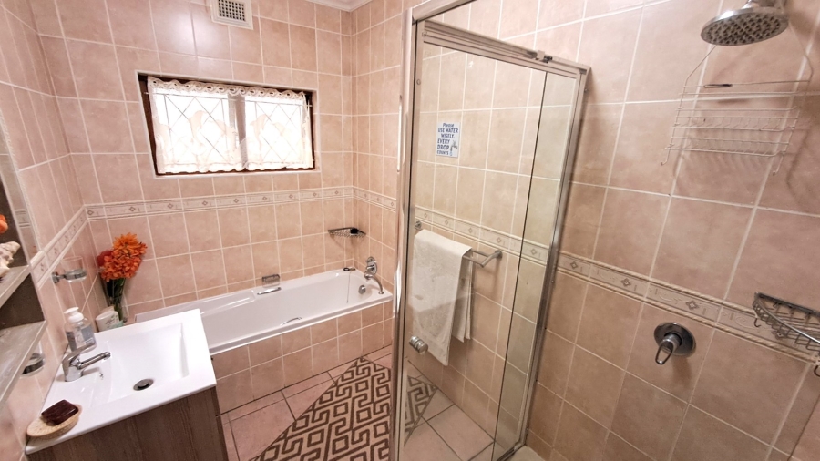 4 Bedroom Property for Sale in Glenmore KwaZulu-Natal