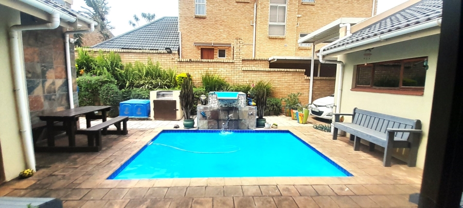 3 Bedroom Property for Sale in Amanzimtoti KwaZulu-Natal