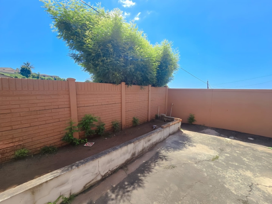 To Let 2 Bedroom Property for Rent in Belvedere KwaZulu-Natal