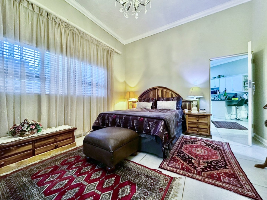 7 Bedroom Property for Sale in Signal Hill KwaZulu-Natal