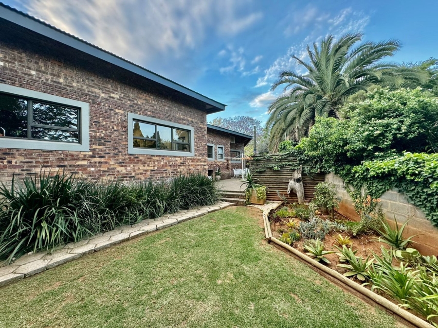 7 Bedroom Property for Sale in Signal Hill KwaZulu-Natal