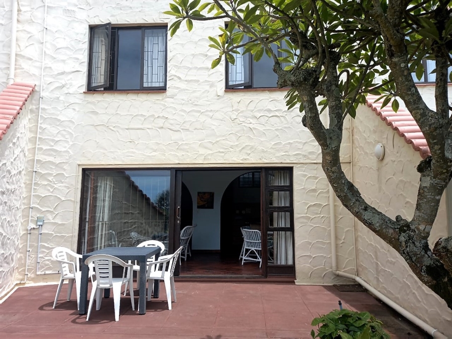 2 Bedroom Property for Sale in Uvongo KwaZulu-Natal