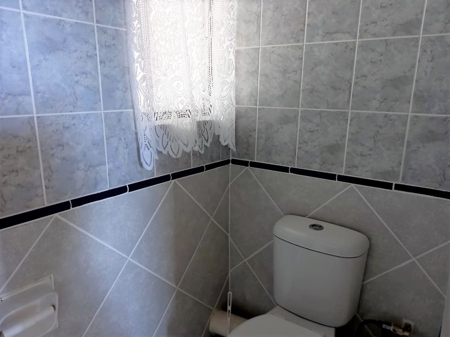 2 Bedroom Property for Sale in Uvongo KwaZulu-Natal