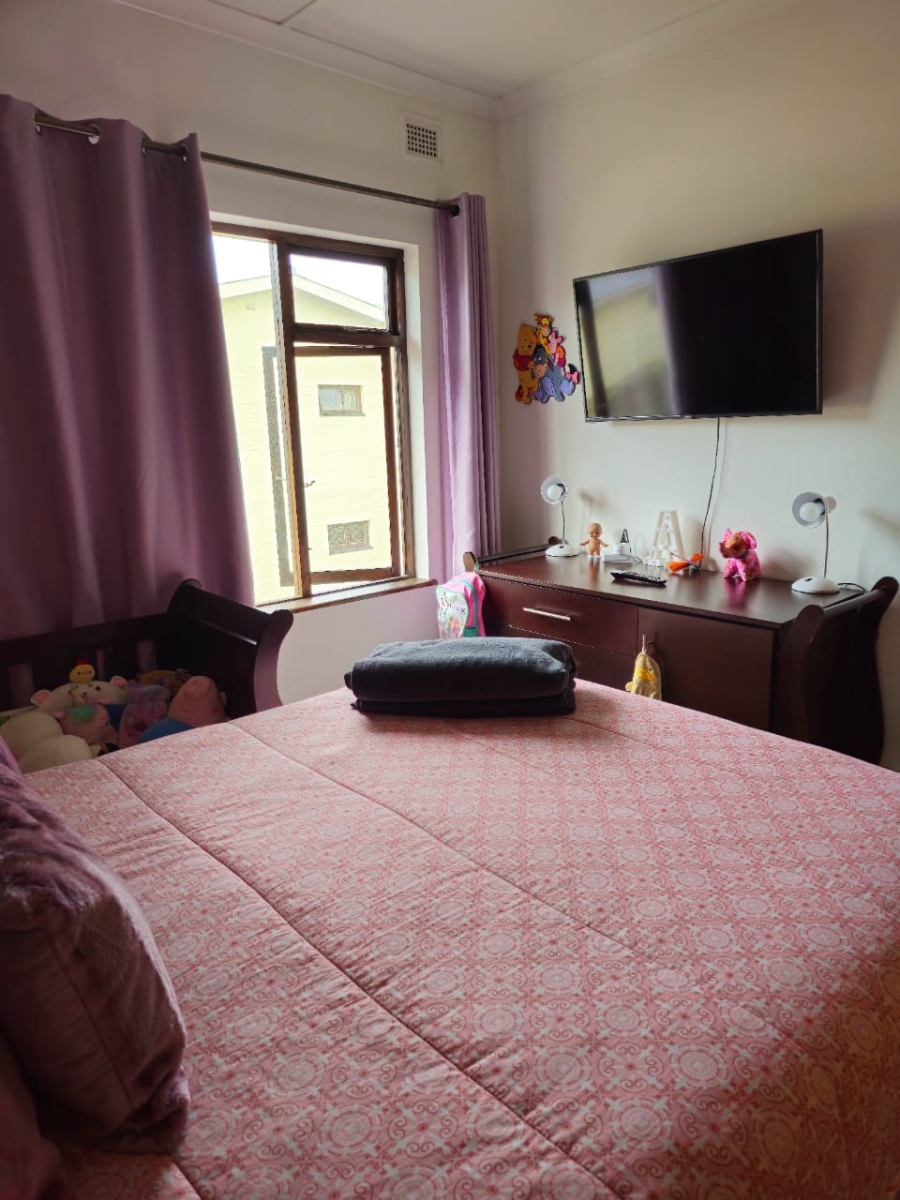 2 Bedroom Property for Sale in Umtentweni KwaZulu-Natal