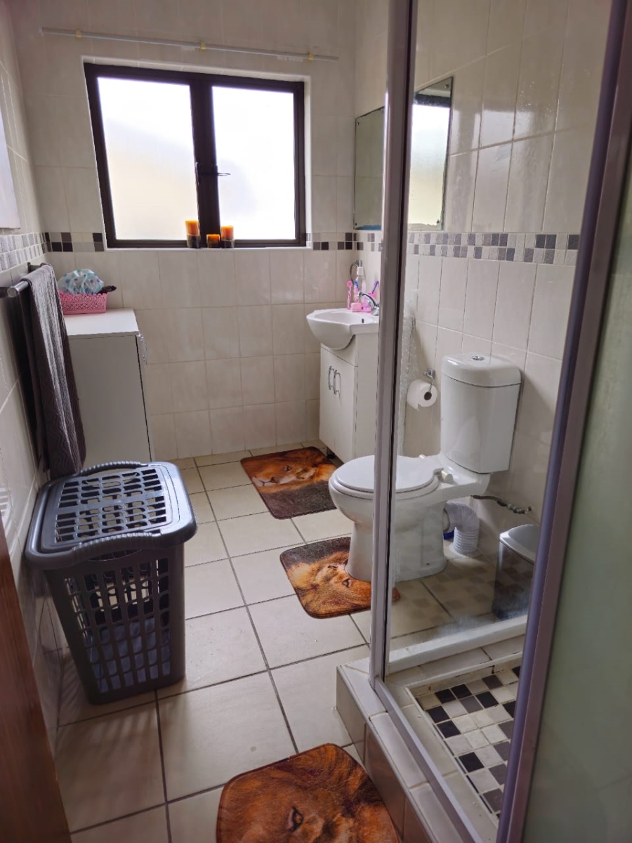 2 Bedroom Property for Sale in Umtentweni KwaZulu-Natal