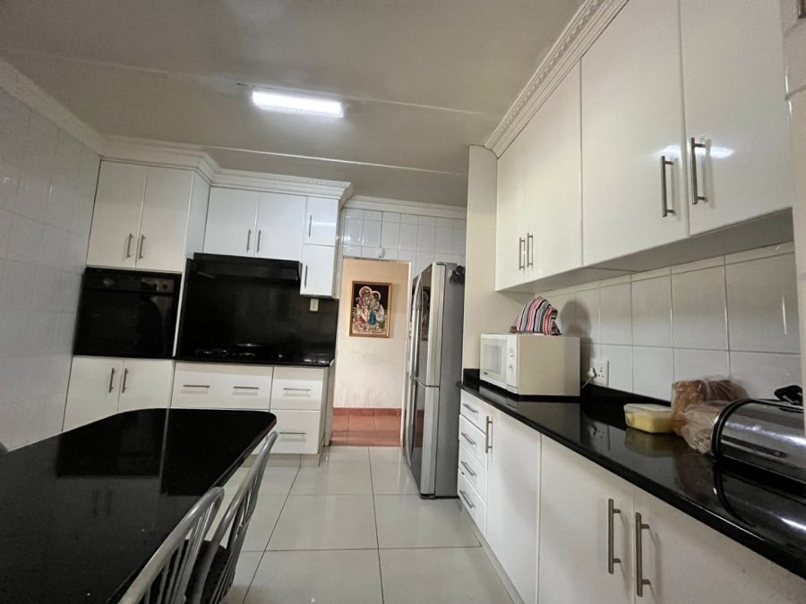 5 Bedroom Property for Sale in Newcastle KwaZulu-Natal