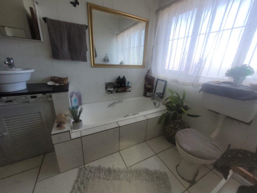 3 Bedroom Property for Sale in Hibberdene KwaZulu-Natal