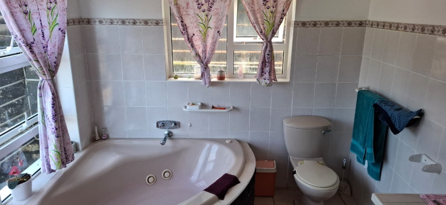 4 Bedroom Property for Sale in Pumula KwaZulu-Natal