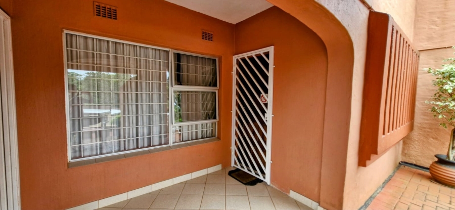 6 Bedroom Property for Sale in Trafalgar KwaZulu-Natal