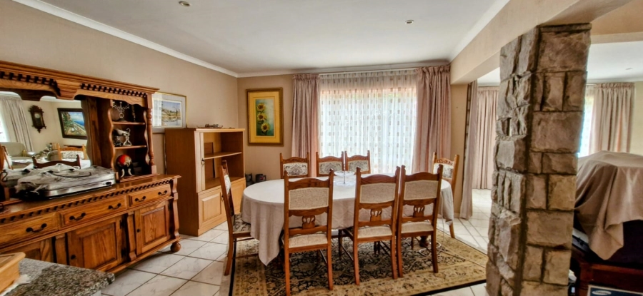 6 Bedroom Property for Sale in Trafalgar KwaZulu-Natal