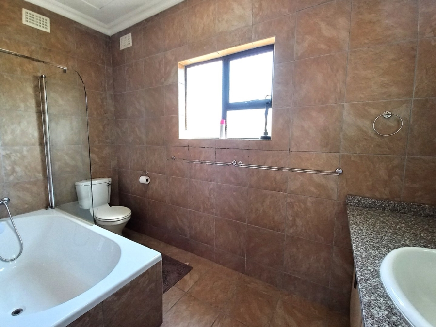 4 Bedroom Property for Sale in Southport KwaZulu-Natal