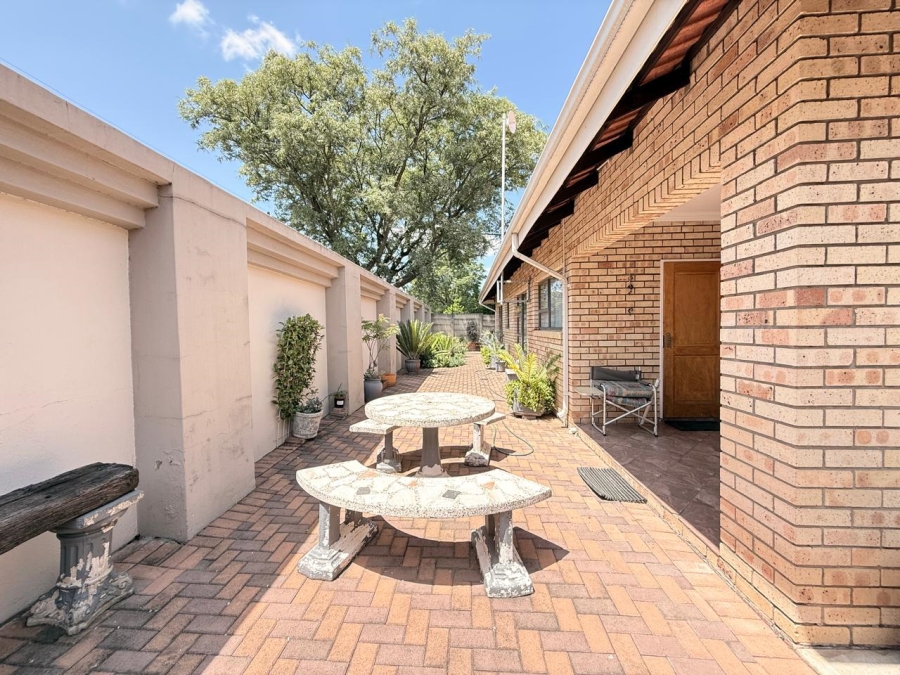 3 Bedroom Property for Sale in Sunnyridge KwaZulu-Natal