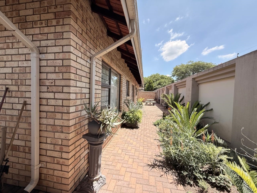 3 Bedroom Property for Sale in Sunnyridge KwaZulu-Natal