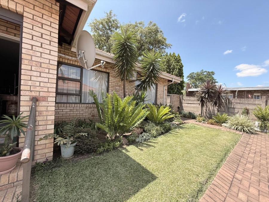 3 Bedroom Property for Sale in Sunnyridge KwaZulu-Natal