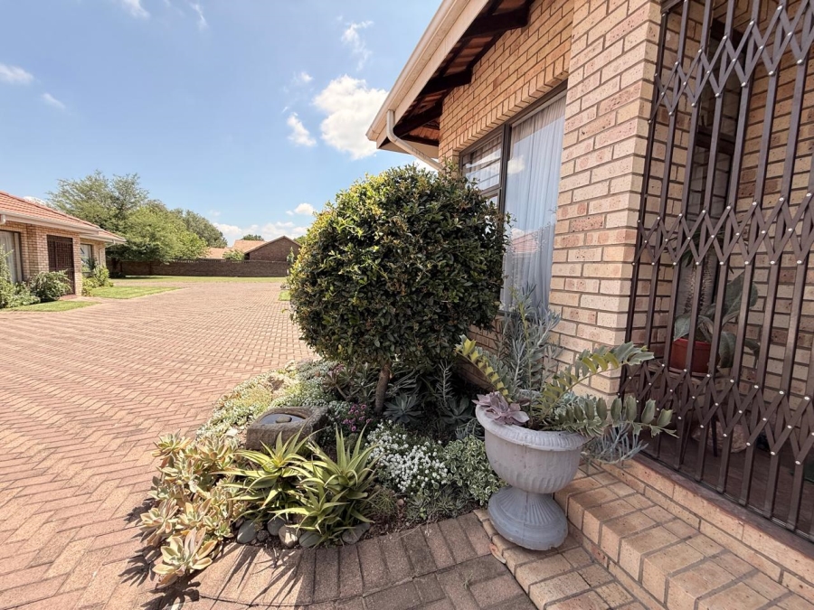 3 Bedroom Property for Sale in Sunnyridge KwaZulu-Natal