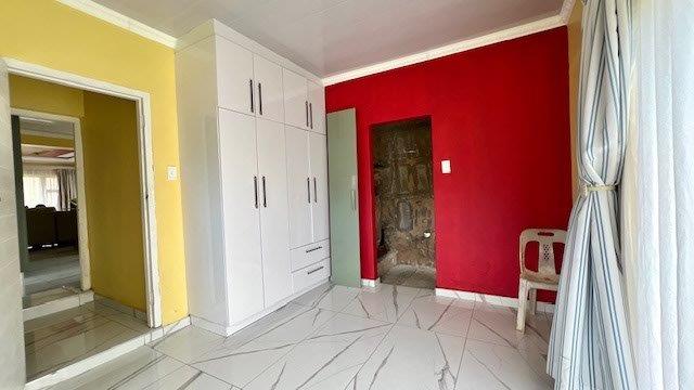 5 Bedroom Property for Sale in Margate KwaZulu-Natal