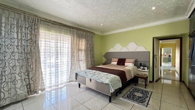 5 Bedroom Property for Sale in Margate KwaZulu-Natal