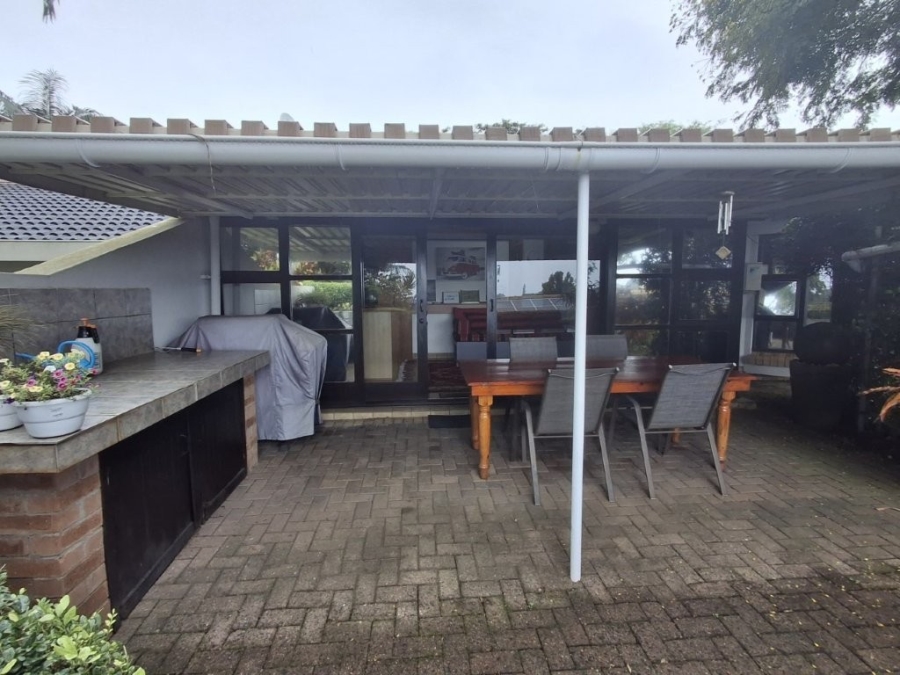 3 Bedroom Property for Sale in Uvongo KwaZulu-Natal