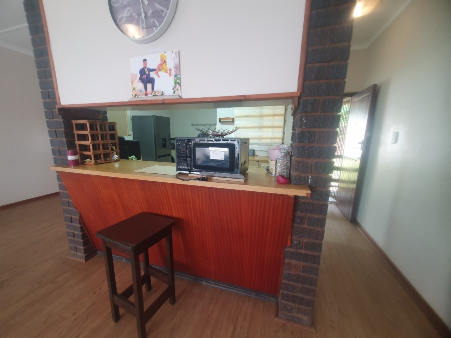 2 Bedroom Property for Sale in Umtentweni KwaZulu-Natal