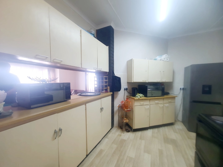 2 Bedroom Property for Sale in Umtentweni KwaZulu-Natal