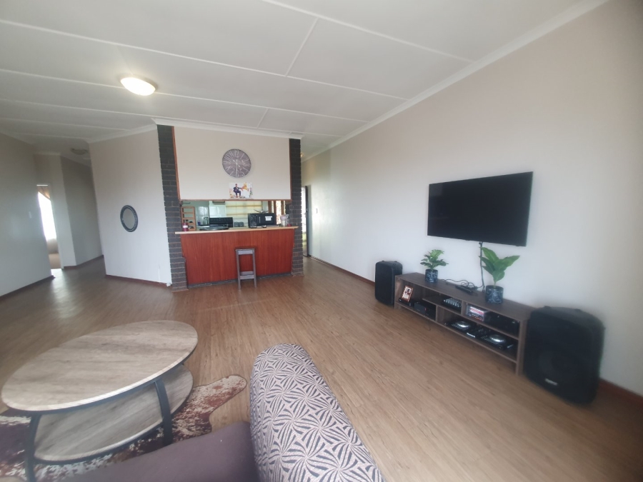 2 Bedroom Property for Sale in Umtentweni KwaZulu-Natal