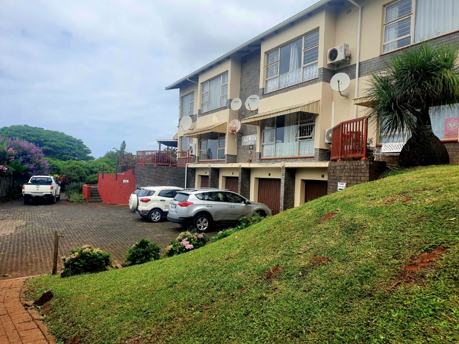 2 Bedroom Property for Sale in Umtentweni KwaZulu-Natal