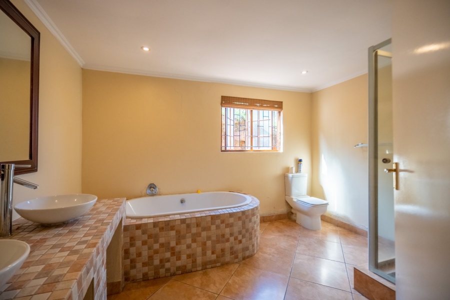 4 Bedroom Property for Sale in Monteseel KwaZulu-Natal