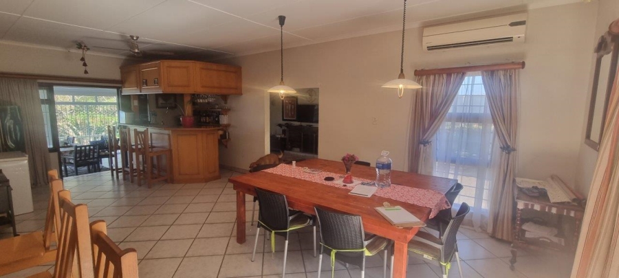 3 Bedroom Property for Sale in Umtentweni KwaZulu-Natal