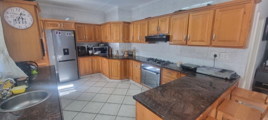 3 Bedroom Property for Sale in Umtentweni KwaZulu-Natal