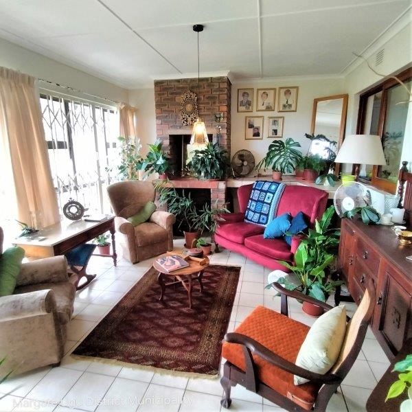 3 Bedroom Property for Sale in Uvongo KwaZulu-Natal