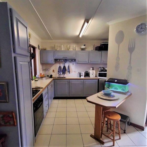 3 Bedroom Property for Sale in Uvongo KwaZulu-Natal