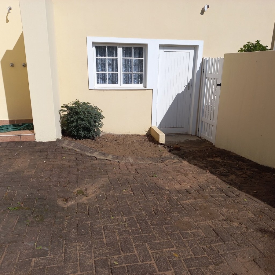 3 Bedroom Property for Sale in Umtentweni KwaZulu-Natal