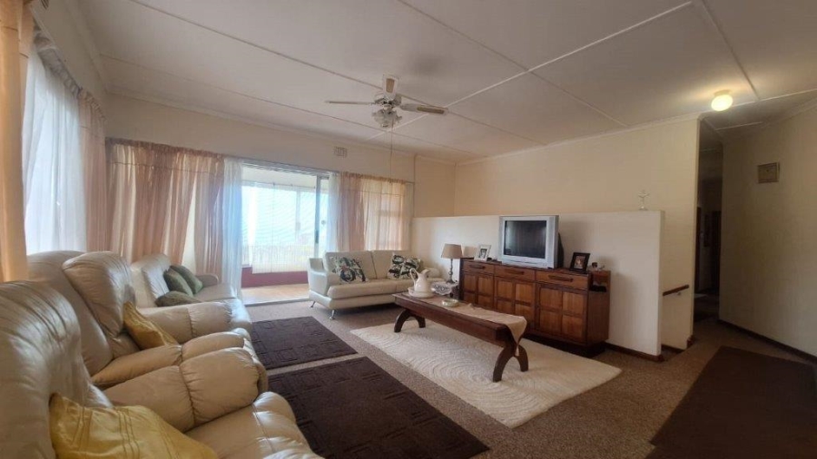 3 Bedroom Property for Sale in Hibberdene KwaZulu-Natal