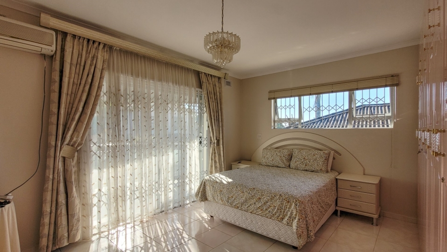 8 Bedroom Property for Sale in Ocean View KwaZulu-Natal