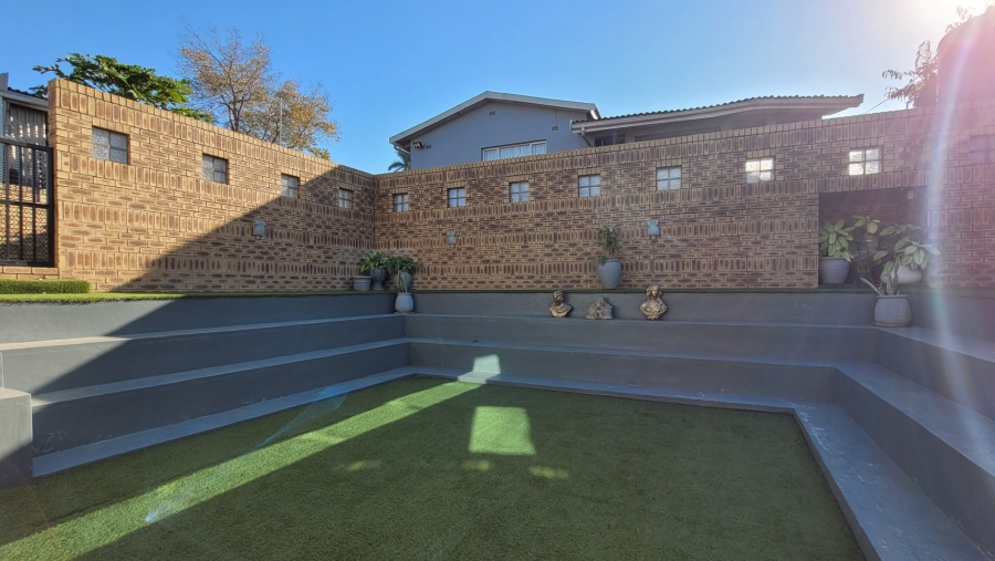 8 Bedroom Property for Sale in Ocean View KwaZulu-Natal