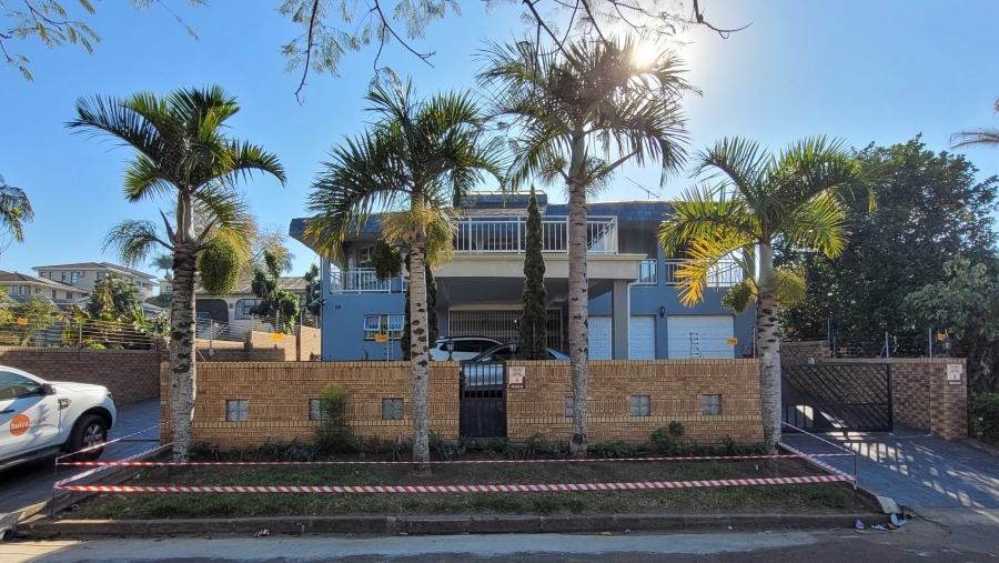 8 Bedroom Property for Sale in Ocean View KwaZulu-Natal