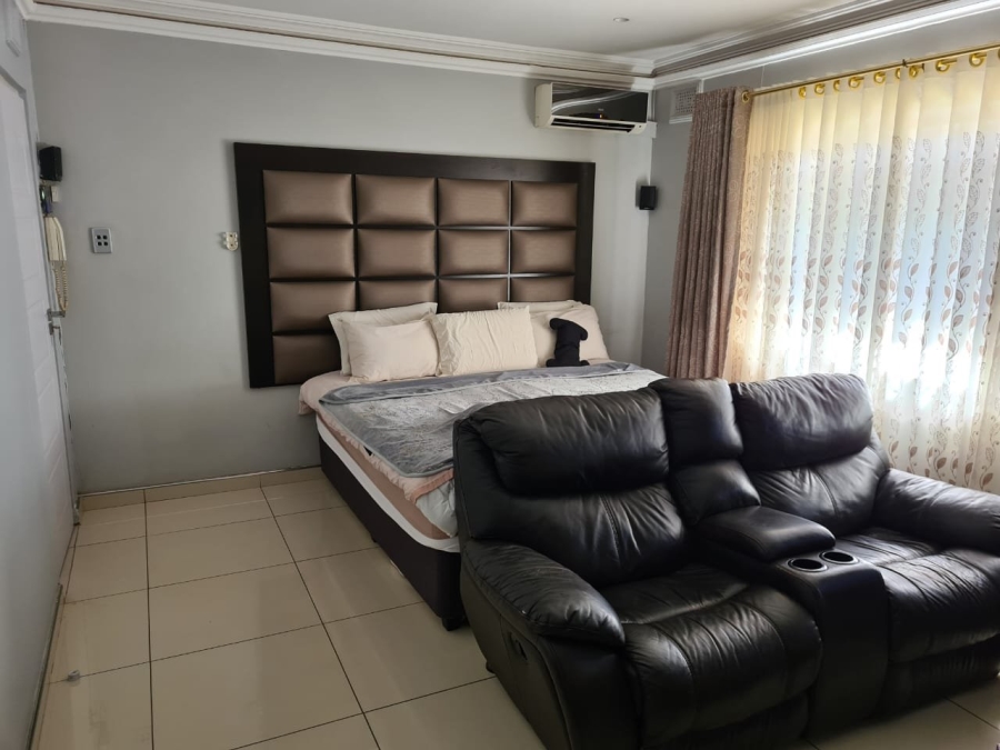 4 Bedroom Property for Sale in Morningside KwaZulu-Natal