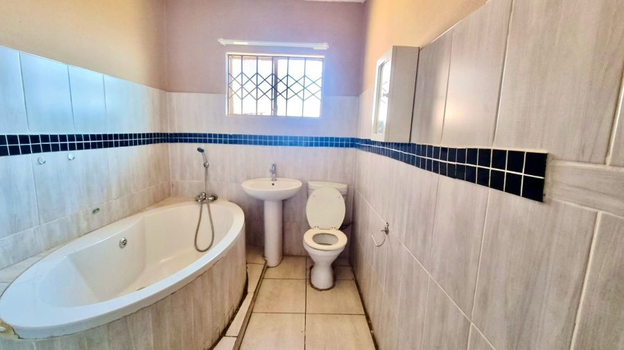 3 Bedroom Property for Sale in Aviary Hill KwaZulu-Natal