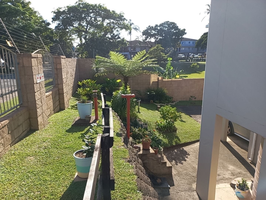 2 Bedroom Property for Sale in Uvongo KwaZulu-Natal