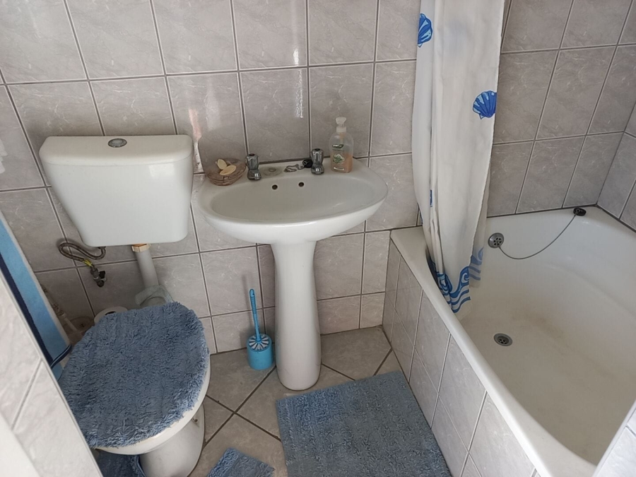 2 Bedroom Property for Sale in Uvongo KwaZulu-Natal