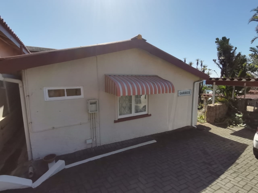 2 Bedroom Property for Sale in Uvongo KwaZulu-Natal