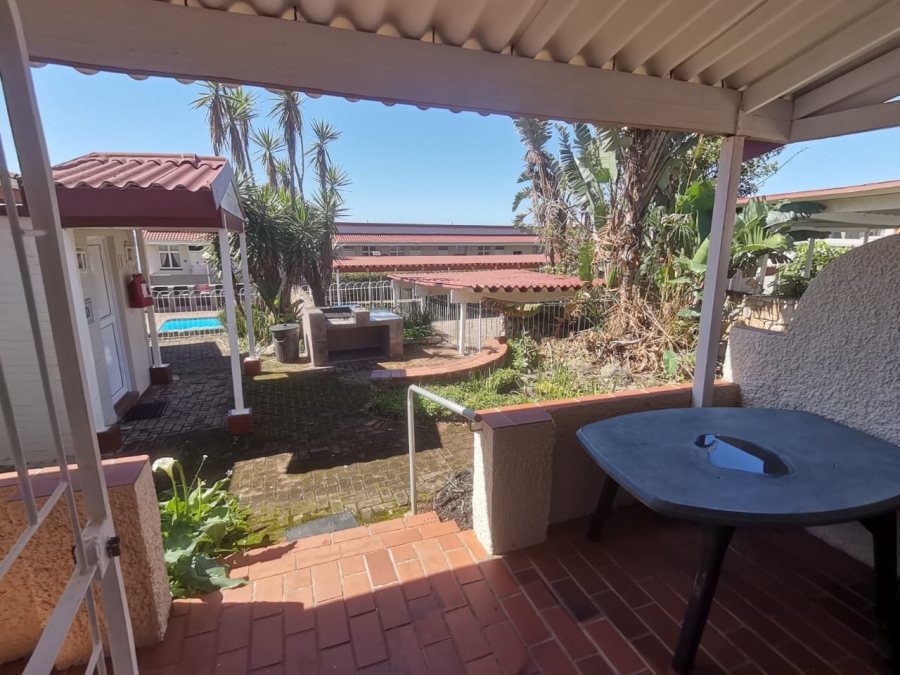 2 Bedroom Property for Sale in Uvongo KwaZulu-Natal