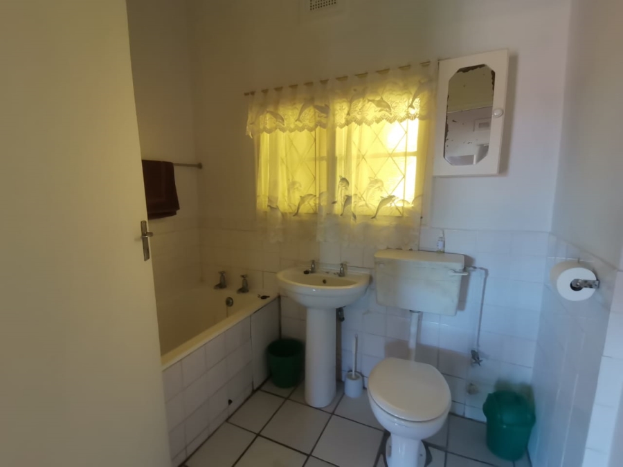 2 Bedroom Property for Sale in Uvongo KwaZulu-Natal